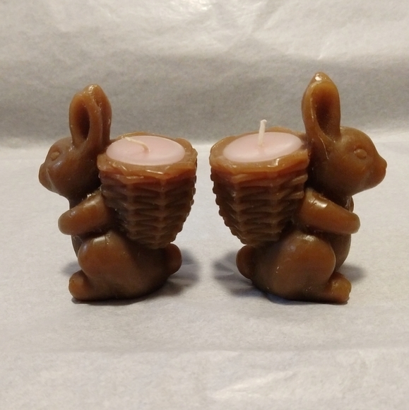 Pair of bunny rabbit candles with baskets - Picture 3 of 6